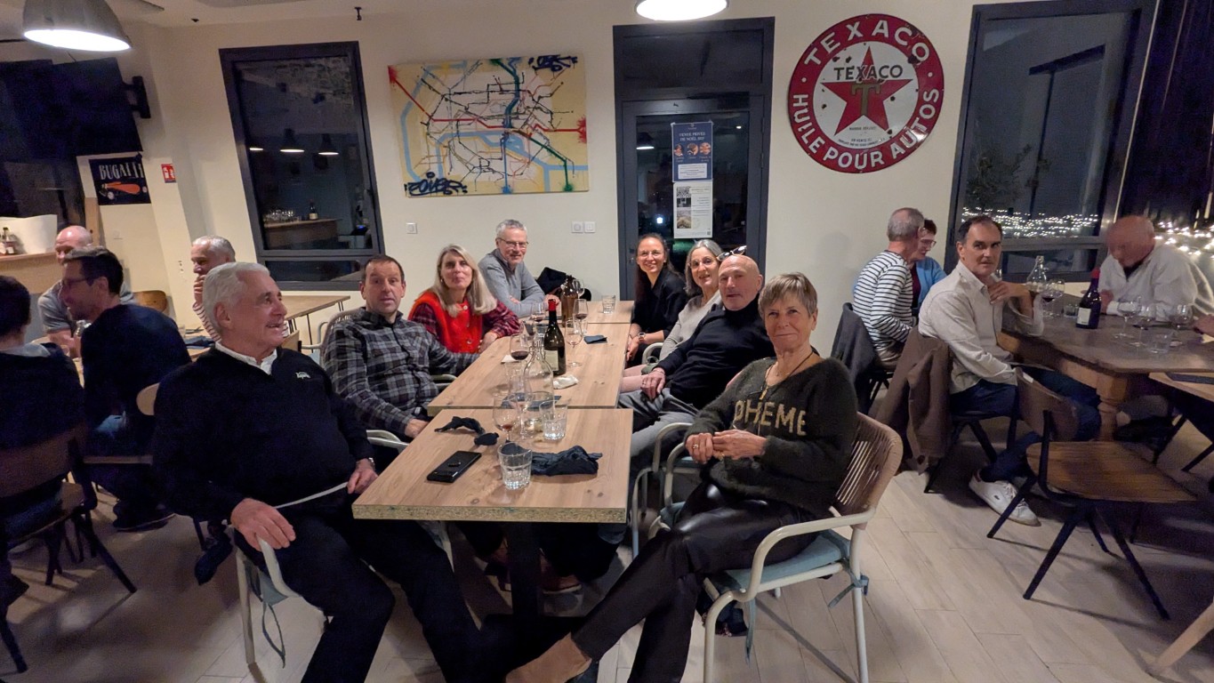 PXL 20251205 204817607